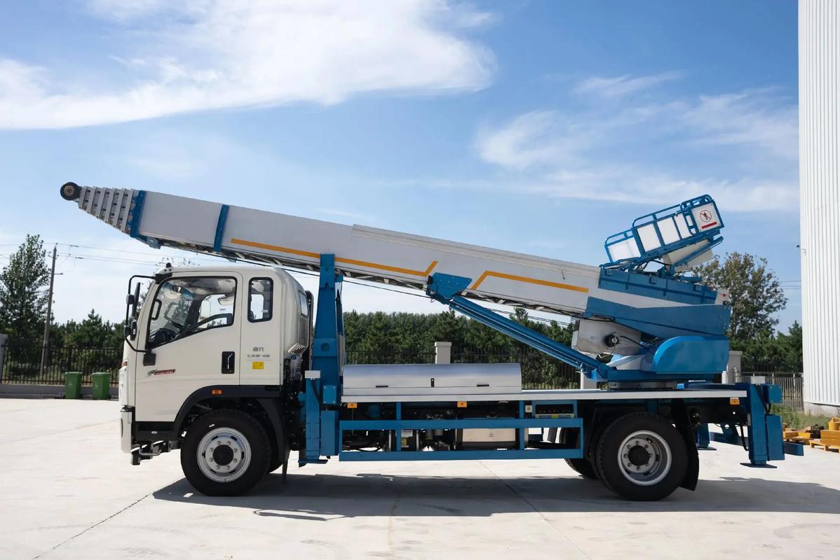 滦平县云梯上料车租赁费用